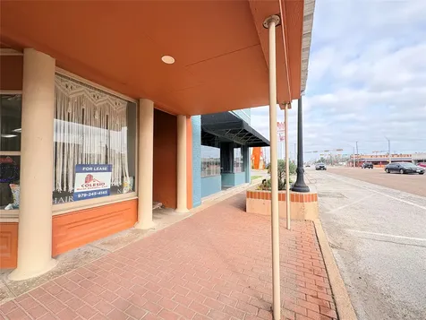 2036 Avenue F Bay City TX 77414