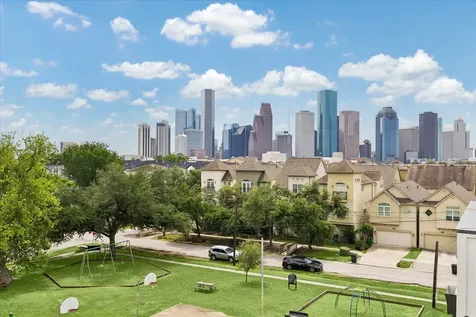 1613 Crockett Street Houston TX 77007