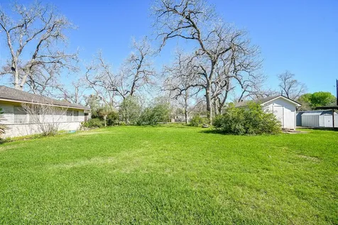 607 Riveredge Drive Richmond TX 77406