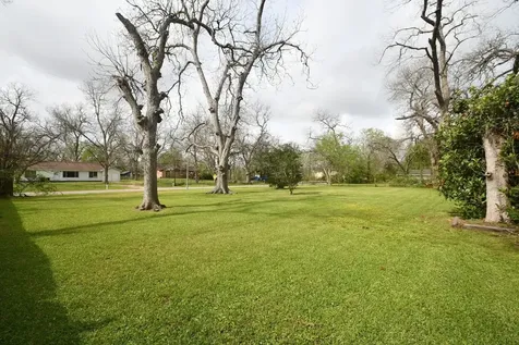 607 Riveredge Drive Richmond TX 77406