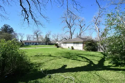 607 Riveredge Drive Richmond TX 77406