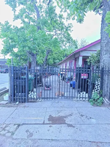 1006 Panama Street Houston TX 77009