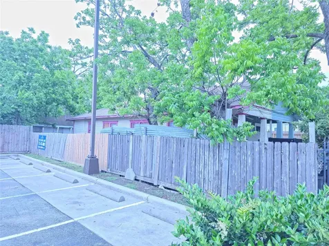 1006 Panama Street Houston TX 77009