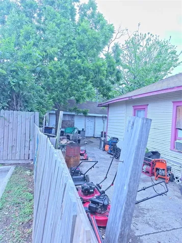 1006 Panama Street Houston TX 77009