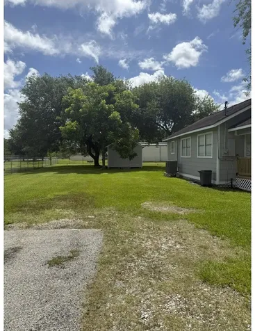 8926 Courtney Drive Highlands TX 77562