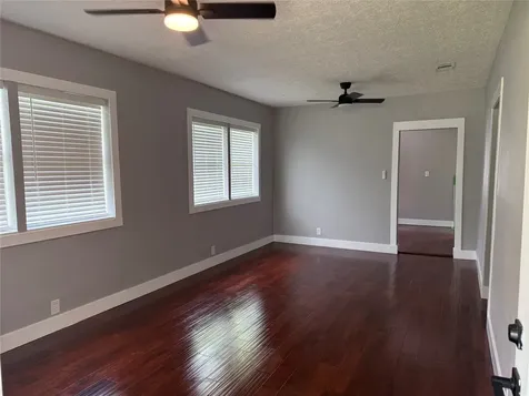 8926 Courtney Drive Highlands TX 77562