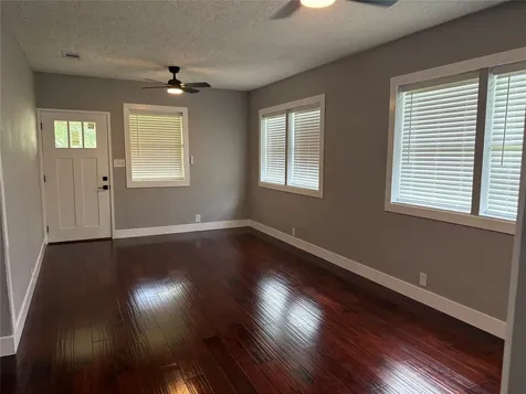 8926 Courtney Drive Highlands TX 77562