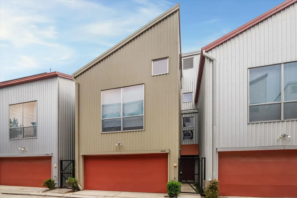 6947 Ardmore Street Houston TX 77054