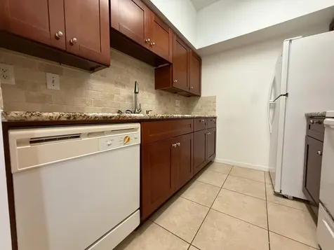 4041 Law Street 606 Houston TX 77005