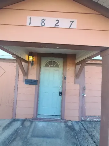 1827 Fourcade Street Houston TX 77023