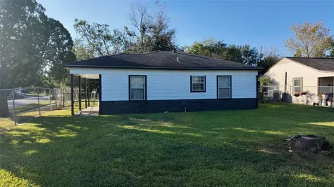 7358 Forrestal Street Houston TX 77033