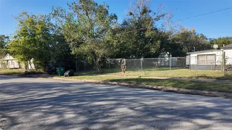 7358 Forrestal Street Houston TX 77033