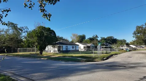 7358 Forrestal Street Houston TX 77033