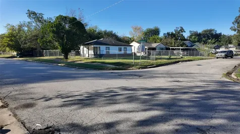 7358 Forrestal Street Houston TX 77033
