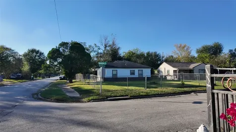 7358 Forrestal Street Houston TX 77033