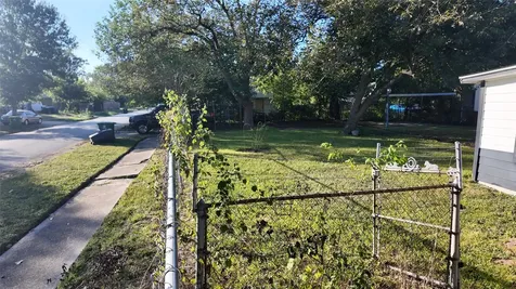 7358 Forrestal Street Houston TX 77033