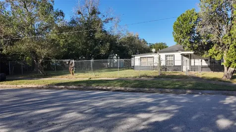 7358 Forrestal Street Houston TX 77033