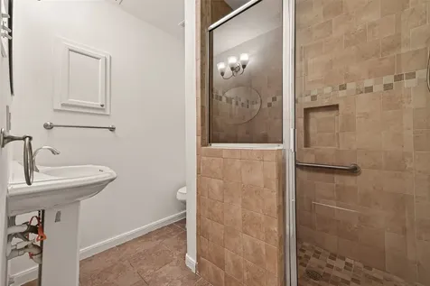 5707 Trafalgar Drive Houston TX 77085