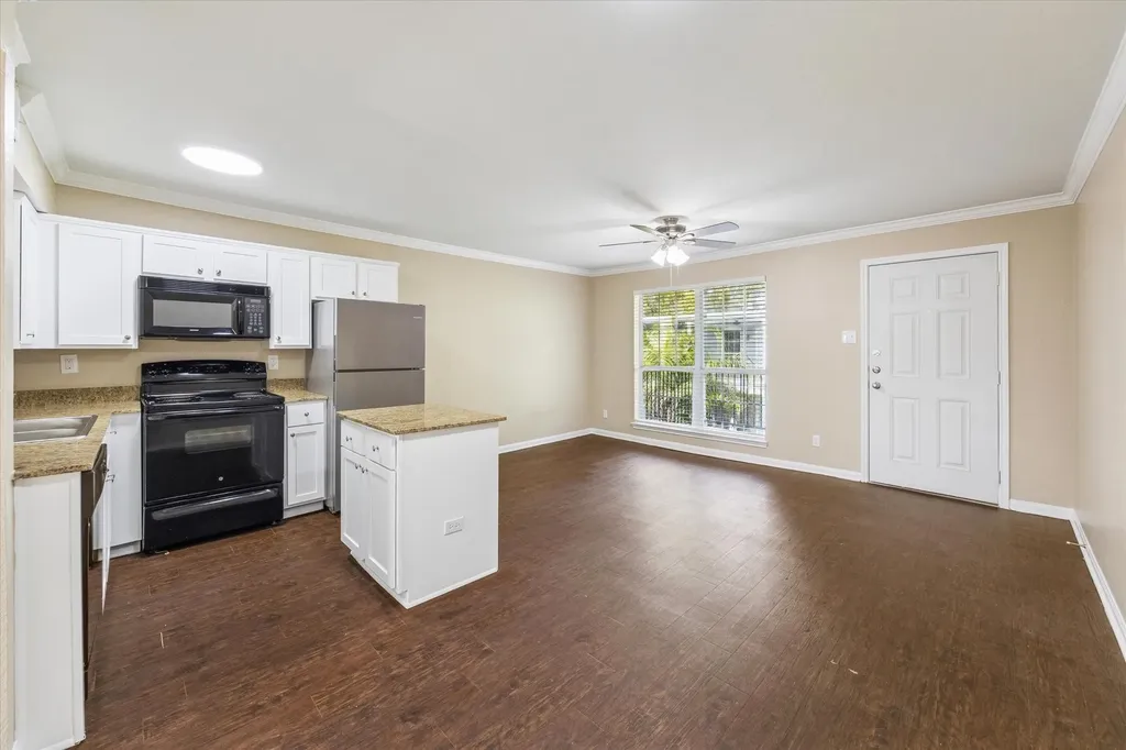 300 Pecore Street 19 Houston TX 77009