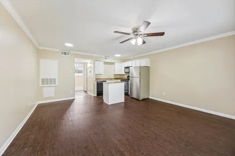 300 Pecore Street 19 Houston TX 77009