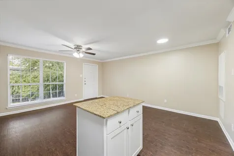 300 Pecore Street 19 Houston TX 77009