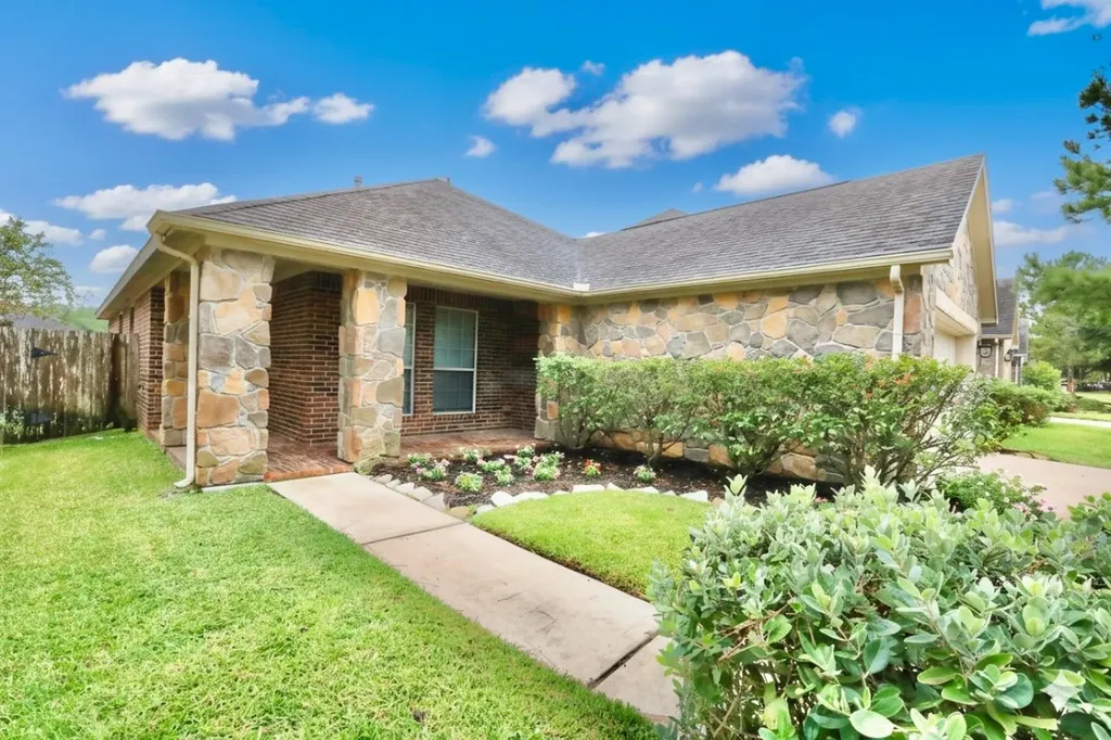 24919 Lakecrest Manor Drive Katy TX 77493