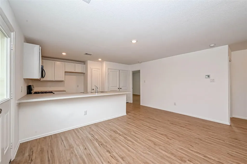 5027 Hurston Park Trail Rosharon TX 77583