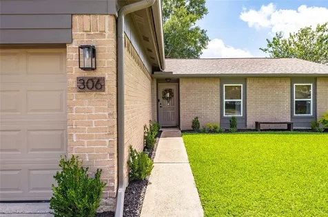 306 Morningside Drive League City TX 77573