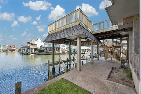 918 Long Reach Drive Tiki Island TX 77554