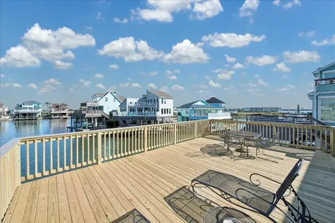 918 Long Reach Drive Tiki Island TX 77554