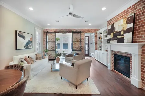 537 W 22nd Street Houston TX 77008