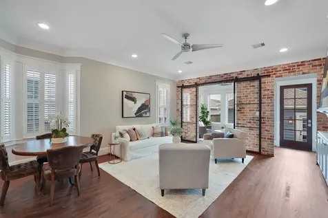 537 W 22nd Street Houston TX 77008