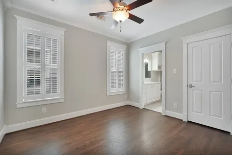 537 W 22nd Street Houston TX 77008