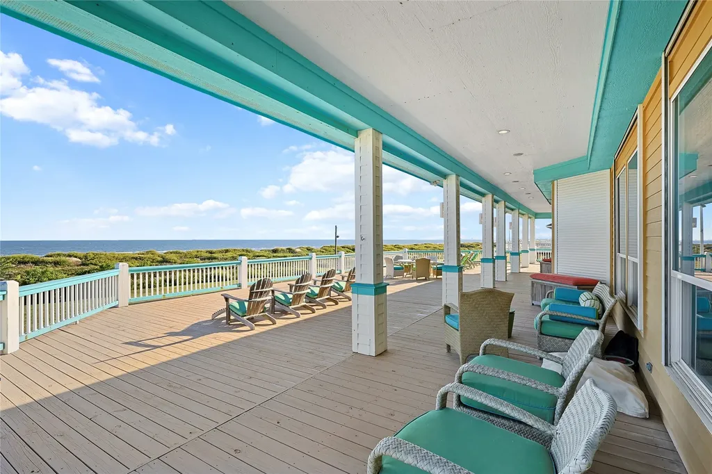 680 Villa Drive Crystal Beach TX 77650