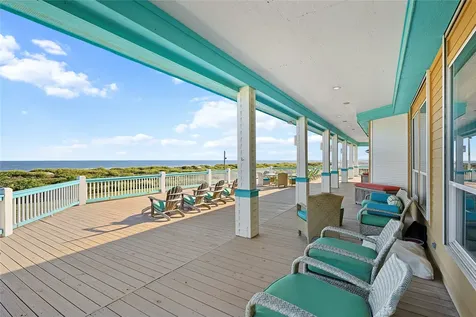 680 Villa Drive Crystal Beach TX 77650