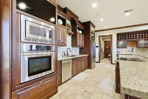 680 Villa Drive Crystal Beach TX 77650