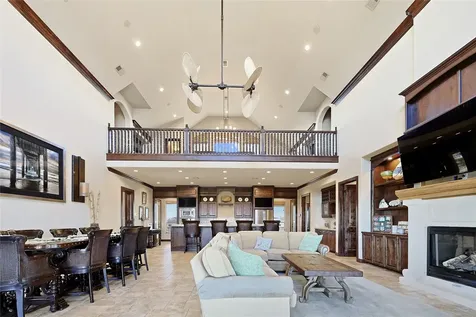 680 Villa Drive Crystal Beach TX 77650
