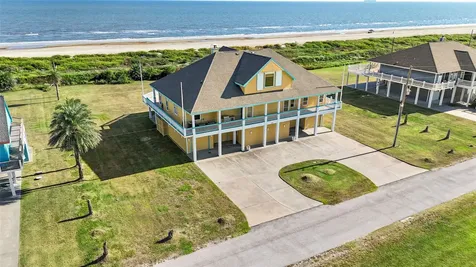680 Villa Drive Crystal Beach TX 77650