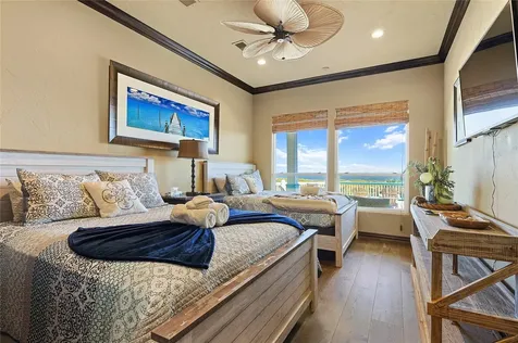 680 Villa Drive Crystal Beach TX 77650