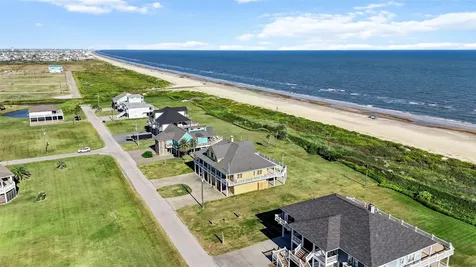 680 Villa Drive Crystal Beach TX 77650