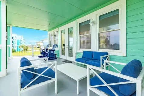 4231 Pointe West Dr Drive 103 Galveston TX 77554