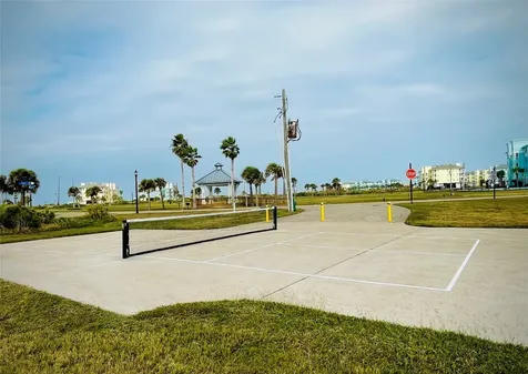 4231 Pointe West Dr Drive 103 Galveston TX 77554