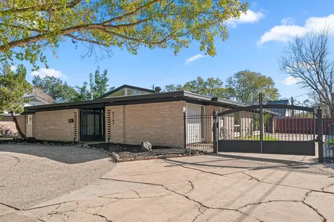 5747 Jackwood Street Houston TX 77096