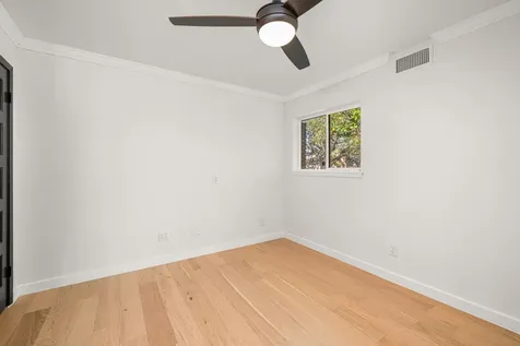 5747 Jackwood Street Houston TX 77096