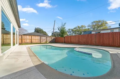 5747 Jackwood Street Houston TX 77096