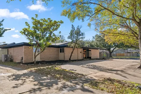5747 Jackwood Street Houston TX 77096