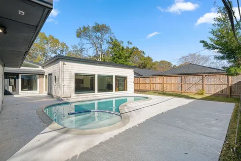5747 Jackwood Street Houston TX 77096