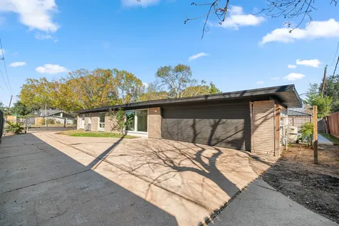 5747 Jackwood Street Houston TX 77096