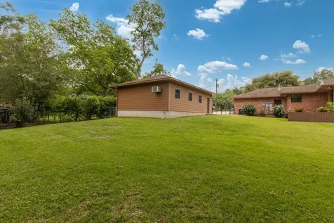 408 W Tom Green Street Brenham TX 77833