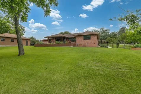 408 W Tom Green Street Brenham TX 77833